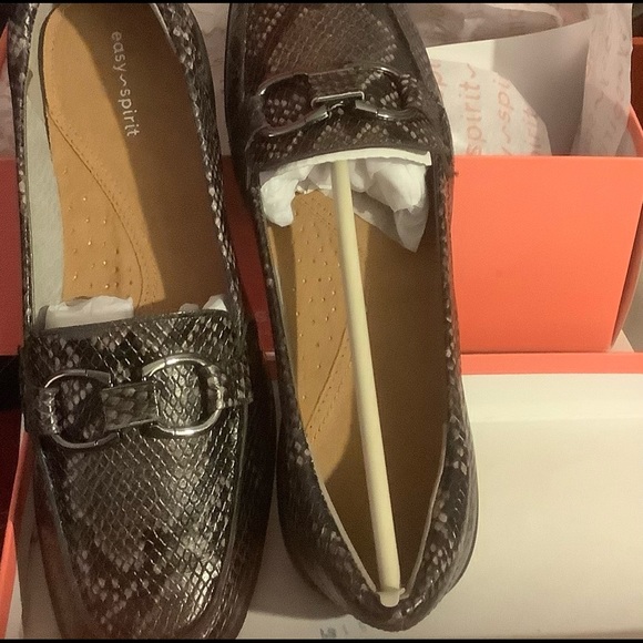Easy spirit size 10 dark gray snake print - Picture 3 of 4